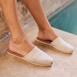 NIB Toms Alpargata Mule - size 8